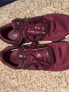 Well Worn New Balance Women's Burgundy Athletic Sneakers